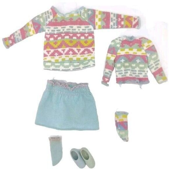 Vintage 1984 Barbie Skipper So Active Fashions Sweatshirt Skirt Socks Shoes 7918 - Picture 1 of 12